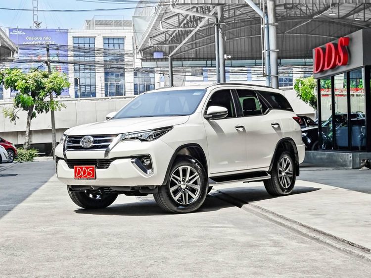 Toyota Fortuner 2.4 V ปี 2020 รถมือเดียวออกห้าง สภาพสวยมาก ดิสเบรก 4 ล้อ+เบาะไฟฟ้าคู่หน้า วิ่งมา 131,000 กม.