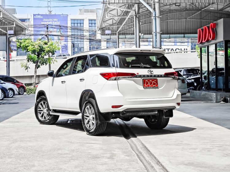 Toyota Fortuner 2020 2.4 V ดีเซล เกียร์อัตโนมัติ ขาว รูปที่ 3