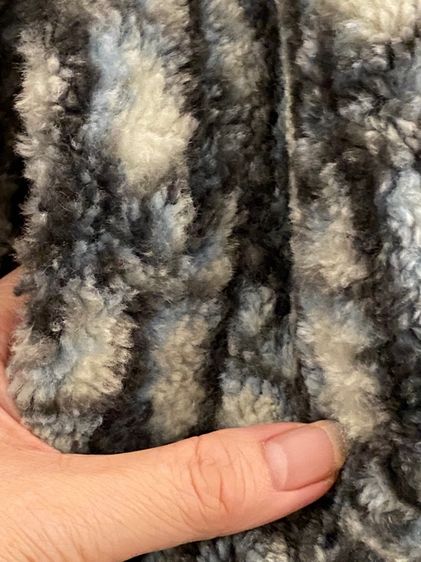 คริสเตียนดิออร์ (ติดจองค่ะ)เสื้อกันหนาว สภาพใหม่เอี่ยม เนื้อผ้าขนแกะ รูปที่ 8