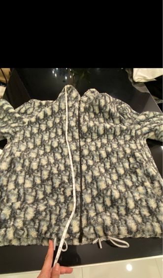 คริสเตียนดิออร์ (ติดจองค่ะ)เสื้อกันหนาว สภาพใหม่เอี่ยม เนื้อผ้าขนแกะ รูปที่ 10