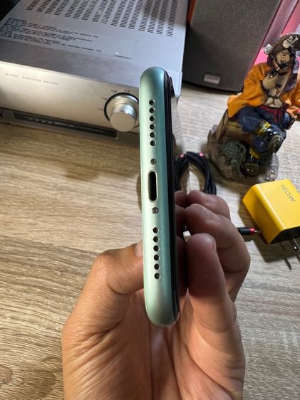 iPhone 11 128gb เครื่องไทย สภาพสวย แบตใหม่ จอแท้ทรูโทน มีจุดเส้นดำที่ขอบจอนิดหน่อย รูปที่ 5