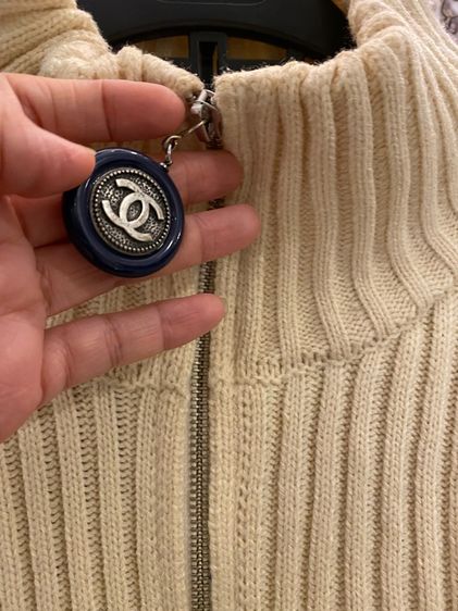 ชาแนล เสื้อเนื้อผ้าไหมพรมฝรั่งเศส สภาพใหม่เอี่ยม