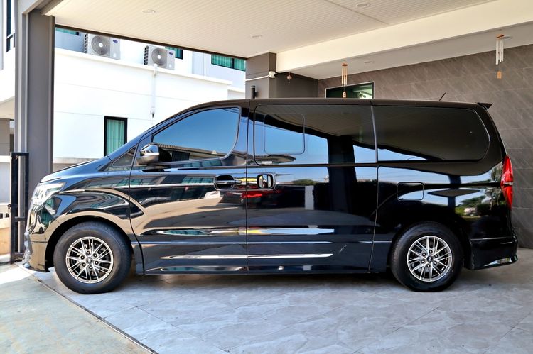 Hyundai H-1 2021 2.5 Elite Utility-car ดีเซล ไม่ติดแก๊ส เกียร์อัตโนมัติ ดำ รูปที่ 3
