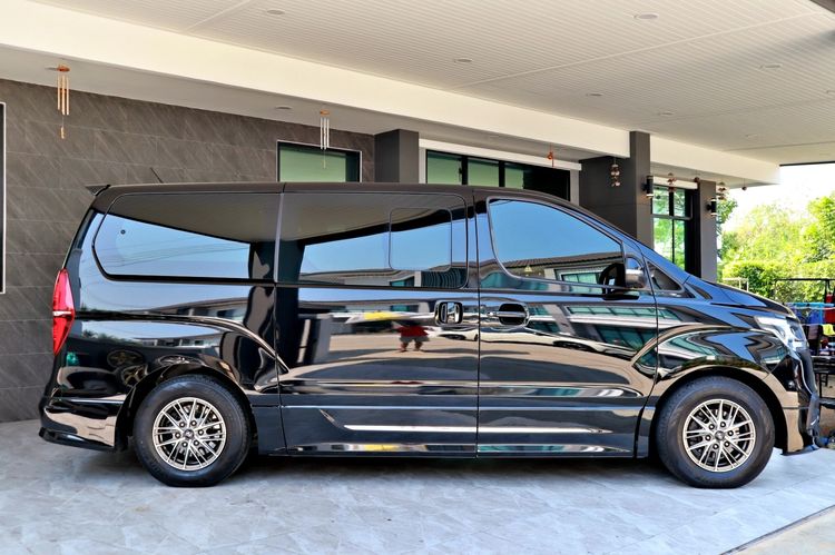 Hyundai H-1  2021 2.5 Elite Utility-car ดีเซล ไม่ติดแก๊ส เกียร์อัตโนมัติ ดำ รูปที่ 4