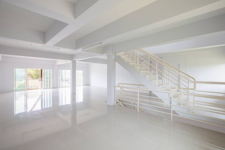 ใช่ ขายด่วนตึก3.5 ชั้น ติดถนนสุขุมวิทแยกเจ ชลบุรี สนใจติดต่อ 0657894642หรือ0757895159 ค่ะ รูปที่ 3