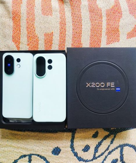 ขาย Vivo X200FE ใหม่ๆซื้อได้ 12 วันประกันยาวๆครบกล่อง