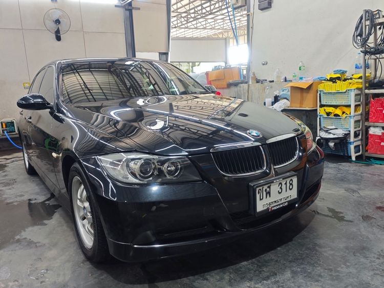 รถ BMW Series 3 318i สี ดำ