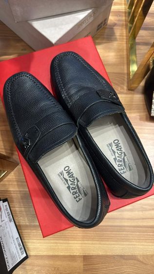 รองเท้า ferragamo