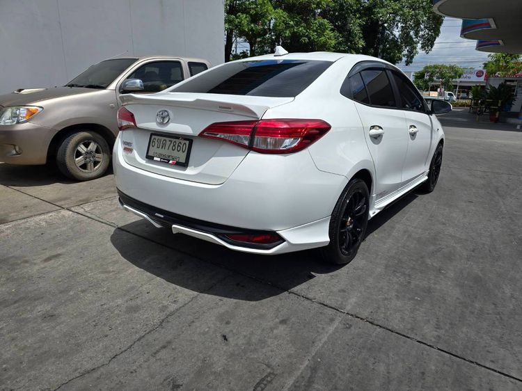 รถ Toyota Yaris ATIV 1.2 Entry สี ขาว