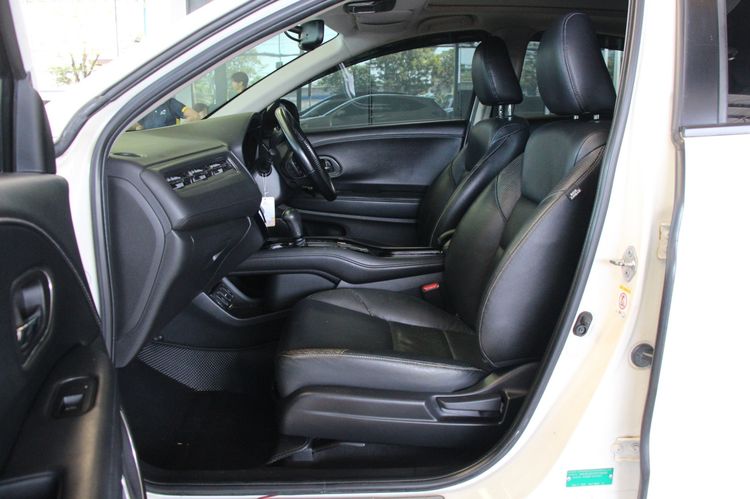 Honda HR-V 2016 1.8 EL Utility-car เบนซิน ไม่ติดแก๊ส เกียร์อัตโนมัติ ขาว รูปที่ 3