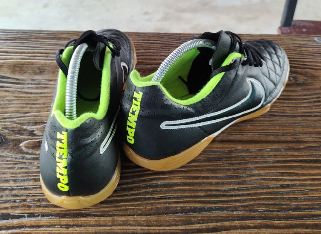 รองเท้าฟุตซอล NIKE ทือ2 สภาพดี รูปที่ 3