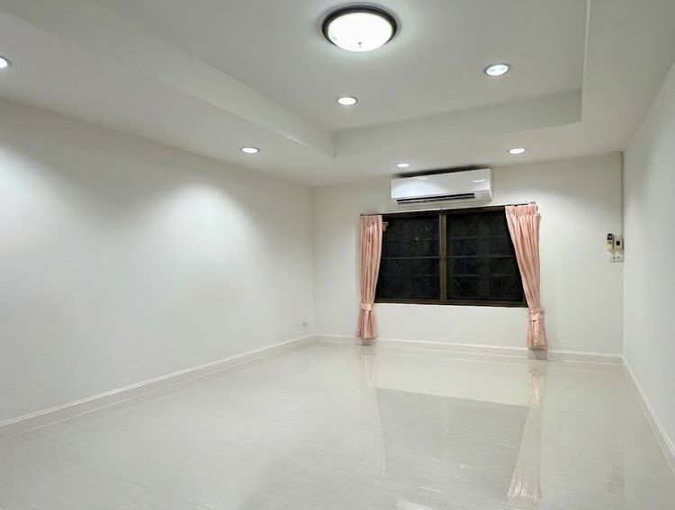 อื่นๆ มีบางส่วน สร้างเสร็จก่อน 2010 ขายบ้าบ้านเดี่ยวหลังมุม 105 ตร.ว. หมู่บ้านปิ่นเกล้า การ์เด้นท์ ซิตี้ ติดถนนพุทธมณฑลสาย 2 รูปที่ 4