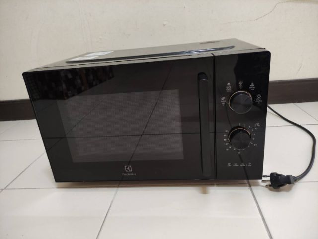 Electrolux ความจุ23ลิตร. 1280วัตต์ 
1000.-รับที่บางบัวทอง นนทบุรี