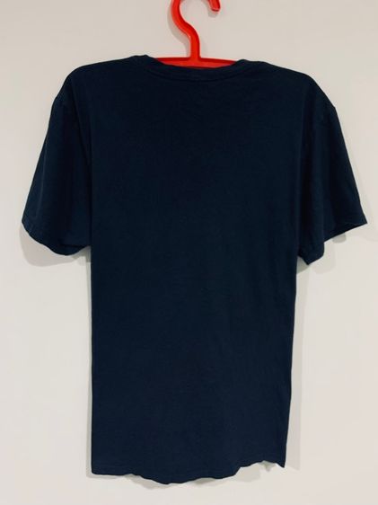 เสื้อยืด LEVIS แท้ 💯 size L ขนาด อก 21 ยาว 27.5 นิ้ว สภาพดีมาก รายสวย เนื้อผ้าดีมากนิ่มใส่สบาย หายากน่าสะสมครับ รูปที่ 4