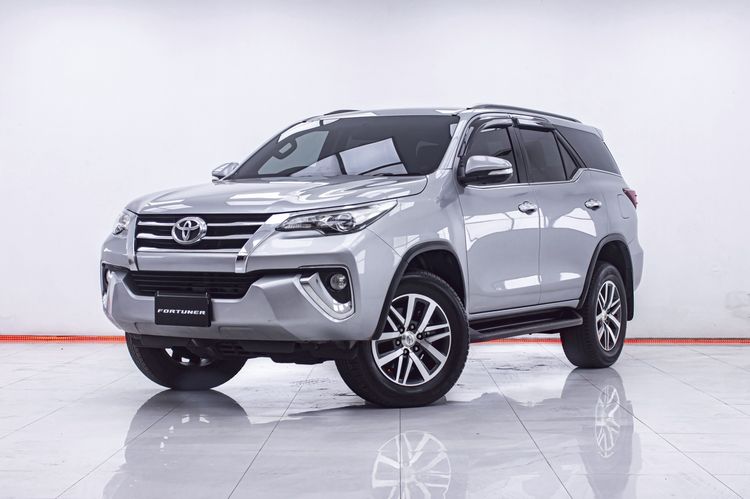 TOYOTA FORTUNER 2.4 V 2WD AT 2016 ออกรถ 0 บาท  จัดได้  679,000   บ.  รหัสรถ 1F024