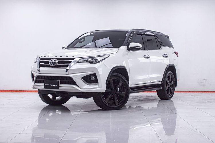TOYOTA FORTUNER 2.8 TRD 4WD BLACKTOP AT 2018 ออกรถ 0 บาท  จัดได้   879,000   บ.  รหัสรถ 1E956