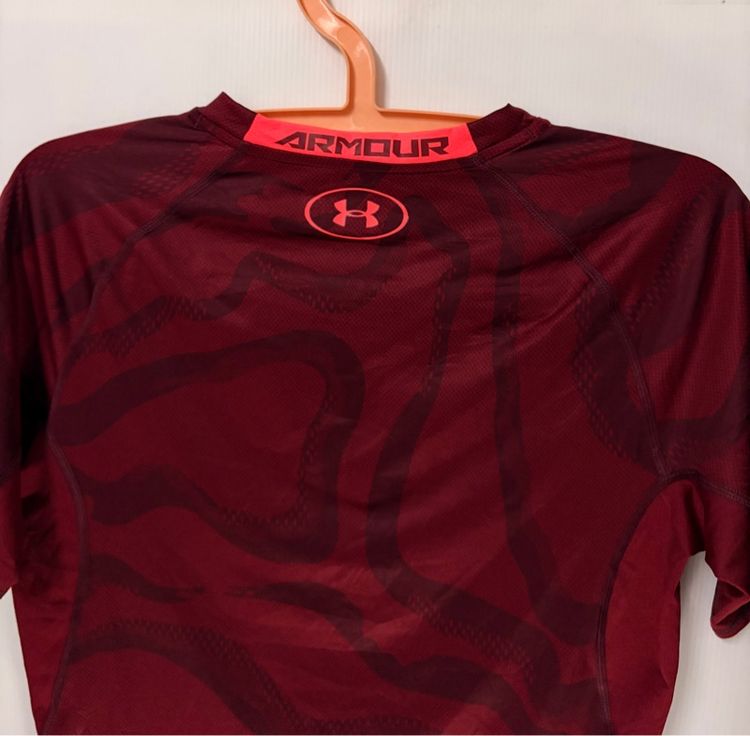 เสื้อออกกำลังกาย รัดกล้าม under armour รูปที่ 6
