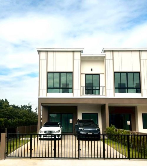 มีบางส่วน ขายทาวน์โฮม 2 ชั้น สวนหลวงวิลล์ นิรันดร์วิลล์ 3 เนื้อที่ 357 ตรว. หน้ากว้าง 6.5 ม. จอดรถได้ 4 คัน ใกล้ทางด่วนบางนา IKEA รูปที่ 2