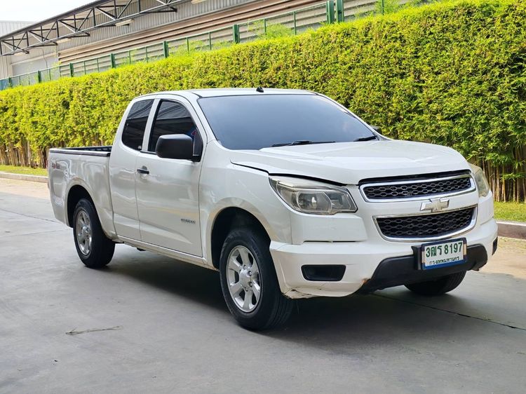 รถ Chevrolet Colorado 2.5 LT สี ขาว