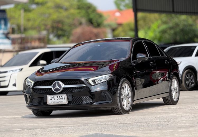 Mercedes-Benz A-Class 2018 A200 Sedan เบนซิน ไม่ติดแก๊ส เกียร์อัตโนมัติ ดำ รูปที่ 2