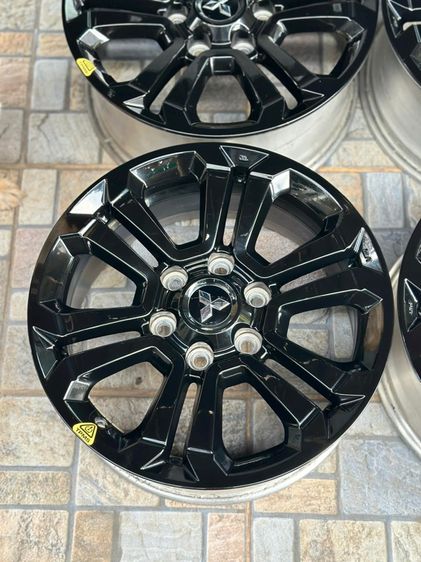 ล้อเดิมไททัน แอลลีท รูปที่ 2