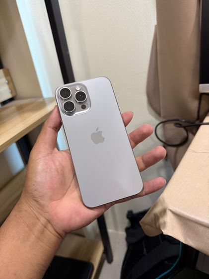 iPhone 16 Pro Max 256GB Natural Titanium เดิมๆ แบตแท้ 100 กล้องมีเลเซอร์นิดนึง เน้นใช้งาน คุ้มมากครับ