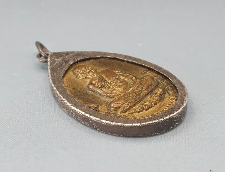 หลวยพ่อมุ่ย เลี่ยมเงินแท้ รูปที่ 5