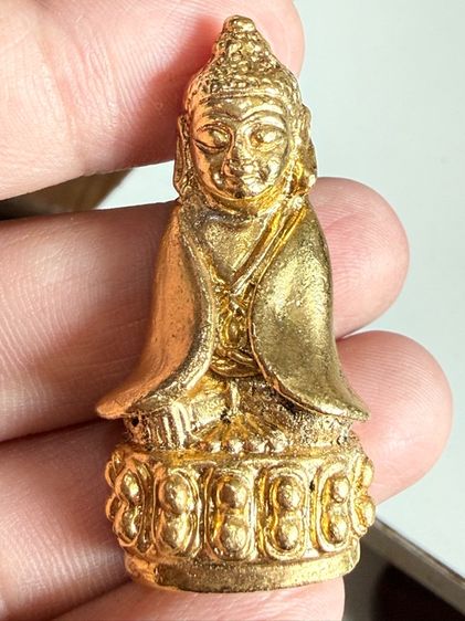 เหรียญพระแก้ว และกริ่งวังหลัง เนื้อสีทอง คล้ายทองคำ 2 องค์ 1,000 รวมส่ง รูปที่ 4