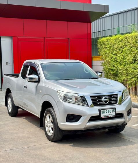 รถ Nissan Navara 2.5 E สี บรอนซ์เงิน