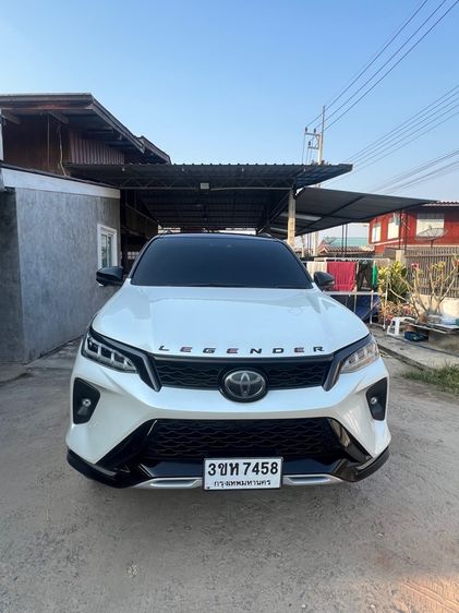 Toyota Fortuner 2021 2.8 Legender Black Top ดีเซล เกียร์อัตโนมัติ ขาว รูปที่ 3