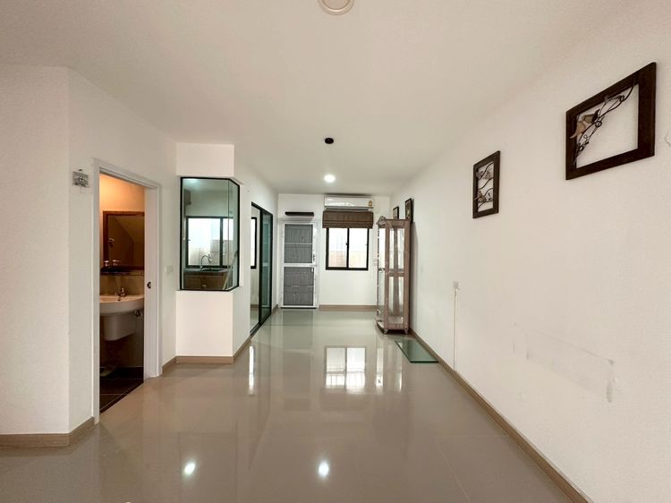 Sena Development มีบางส่วน 2014 J GRAND สาทร-กัลปพฤกษ์ ทาวน์โฮม 3 ชั้น หน้าบ้านไม่ชนใคร ติดถนนใหญ่กัลปพฤกษ์ เข้าออกสาทรสะดวก ใกล้รถไฟฟ้า MRT สายสีน้ำเงิน สถานีหลักสอง สถาพ รูปที่ 3