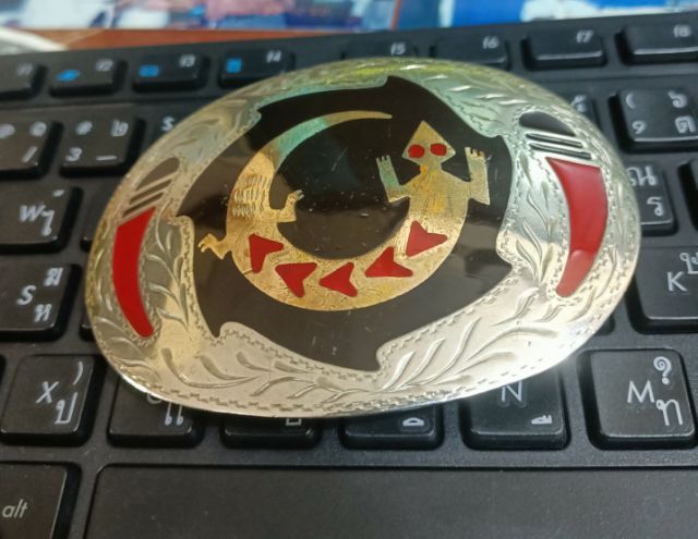 Vintage Western Award Silversmith Collection Belt Buckle Made usa  หัวเข็มขัด งานเก่า เนื้อเงินผสม ลงยาแดง ดำ  ทองเค เก่า แท้ พร้อมส่งครับ. รูปที่ 6