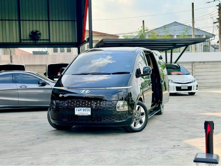 Hyundai Staria 2022 2.2 SEL Van ดีเซล ไม่ติดแก๊ส เกียร์อัตโนมัติ ดำ รูปที่ 3