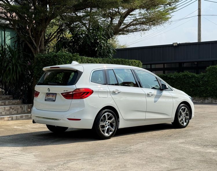 BMW Series 2 2017 218i Utility-car เบนซิน ไม่ติดแก๊ส เกียร์อัตโนมัติ ขาว รูปที่ 3
