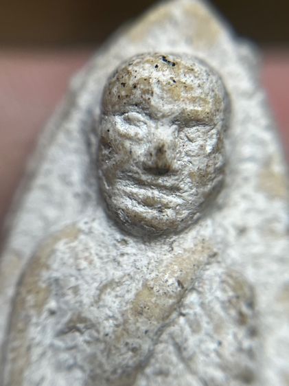 หลวงปู่ทวดพิมพ์เตารีด เนื้อสีขาวนวล รูปที่ 6