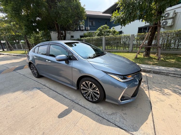 รถ Toyota Altis 1.8 Hybrid Premium Safety สี เทา