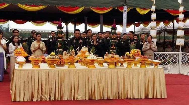 เหรียญ ร9 ที่ระลึกการจัดสร้างอุทยานราชภักดิ์ พ.ศ.2558 เนื้อนวะ พร้อมกล่องเดิม รูปที่ 8