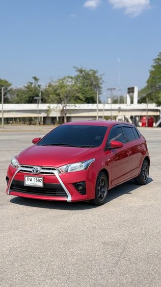 Toyota Yaris 2015 1.2 E Sedan เบนซิน ไม่ติดแก๊ส เกียร์อัตโนมัติ แดง รูปที่ 2