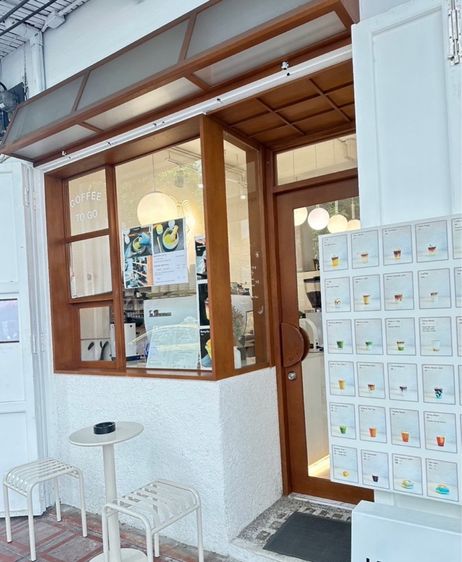 เซ้งร้านคาเฟ่ ตกแต่งสวยทำเลดีมาก ใกล้ออฟฟิศ แหล่งที่ทำงานสีลม คนเดินตลอด พร้อมเข้ามาขายได้ทันที