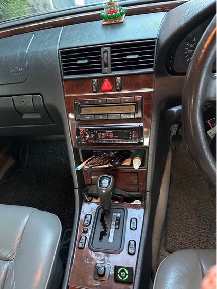 Mercedes-Benz C-Class 1997 C220 Sedan เบนซิน LPG เกียร์อัตโนมัติ น้ำเงิน รูปที่ 4