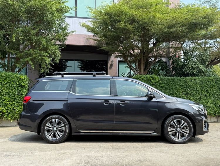 Kia Grand Carnival 2020 2.2 SXL Utility-car ดีเซล ไม่ติดแก๊ส เกียร์อัตโนมัติ ดำ รูปที่ 2