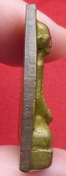 รูปเหมือนหลวงพ่อพรหม พิมพ์เข่ากว้างหลังเตารีด รูปที่ 4