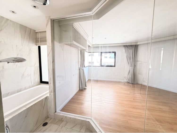 มีบางส่วน อื่นๆ สร้างเสร็จก่อน 2010 ไม่อนุญาต Sathorn Garden  รูปที่ 4