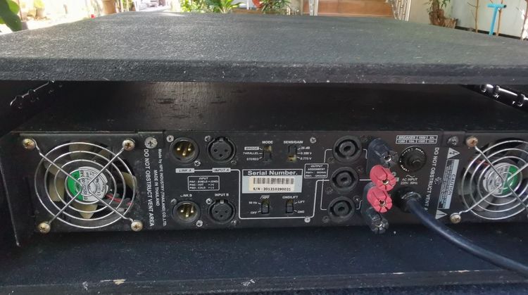 เพาเวอร์แอมป์  1 แท่น ลำโพง  2 ตู้ รางปลั๊กไฟ  1 ชุด รูปที่ 4