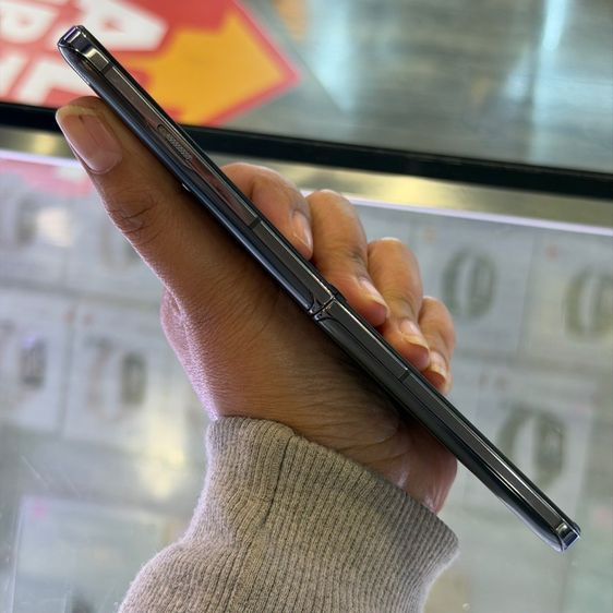 Oppo Find N3 Flip สีดำ เครื่องศูนย์ สภาพสวยมาก จอ6.8นิ้ว แรม12รอม256 Dimensity9200 กล้อง50ล้าน(3ตัว)🔥🔥 รูปที่ 3
