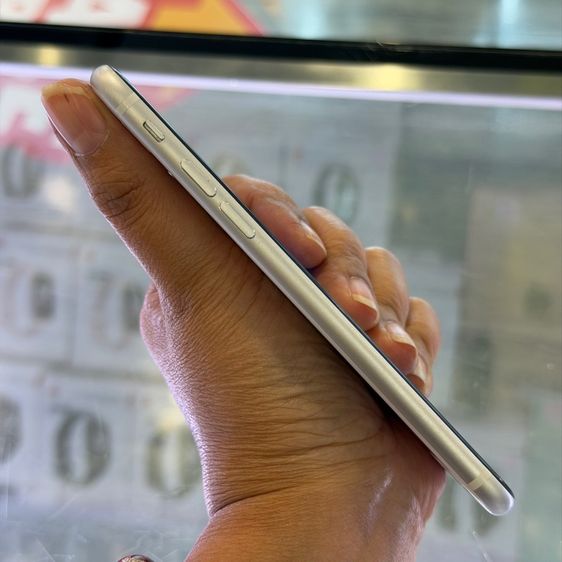 iPhone SE 2020 128GB สีขาว เครื่องศูนย์ โมเดลTH สภาพสวยมาก🔥🔥 รูปที่ 3