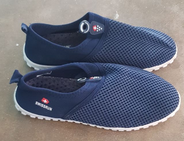 SWISS RUN UK 44 สีน้ำเงิน