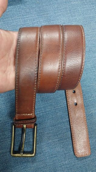 เข็มขัดหนังแท้ RW CO
made in Canada เอว 37 ถึง 41
กว้าง 1.3 ยาวรวมหัว 47.5
หนังสวย สภาพหล่อ รูปที่ 2