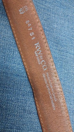 เข็มขัดหนังแท้ RW CO
made in Canada เอว 37 ถึง 41
กว้าง 1.3 ยาวรวมหัว 47.5
หนังสวย สภาพหล่อ รูปที่ 3