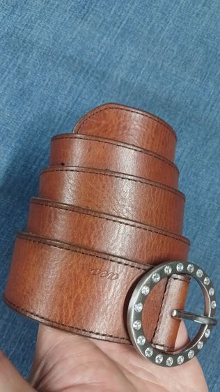 เข็มขัดหนังแท้ aeo เอว 36 ถึง 42
กว้าง 1.4 ยาวรวมหัว 46.7
หัวสวย หนังสวย นิ่ม สภาพหล่อ รูปที่ 7